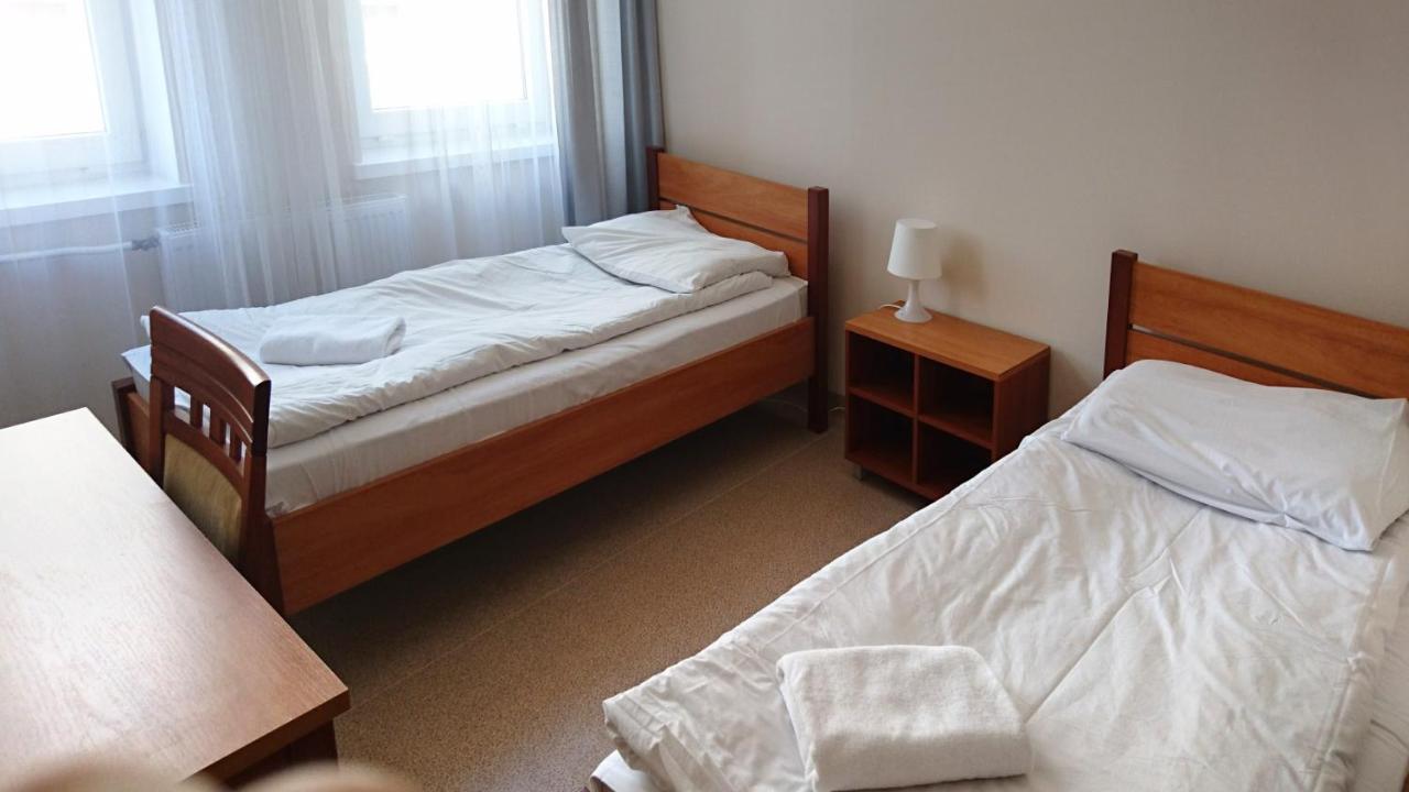 Baza Hotelowa Bobrowiecka 9 Warschau Exterior foto